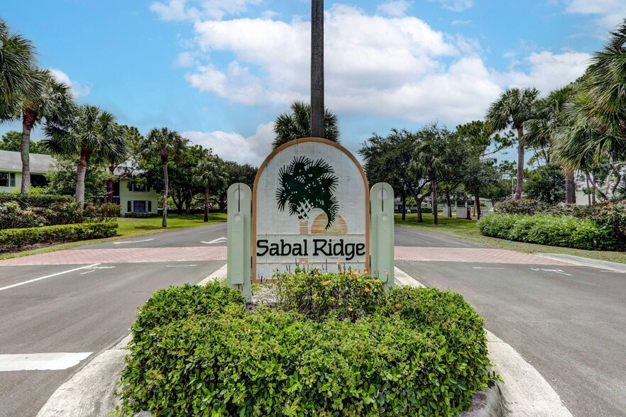 Building Photo - 2001 Sabal Ridge Ct