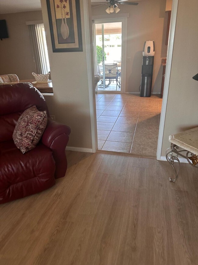 Building Photo - 10214 W Burns Dr