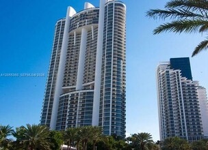 Building Photo - 18101 Collins Ave