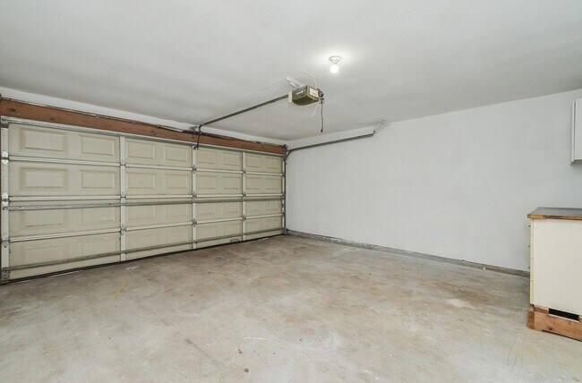 Building Photo - 4522 Donalbain Dr