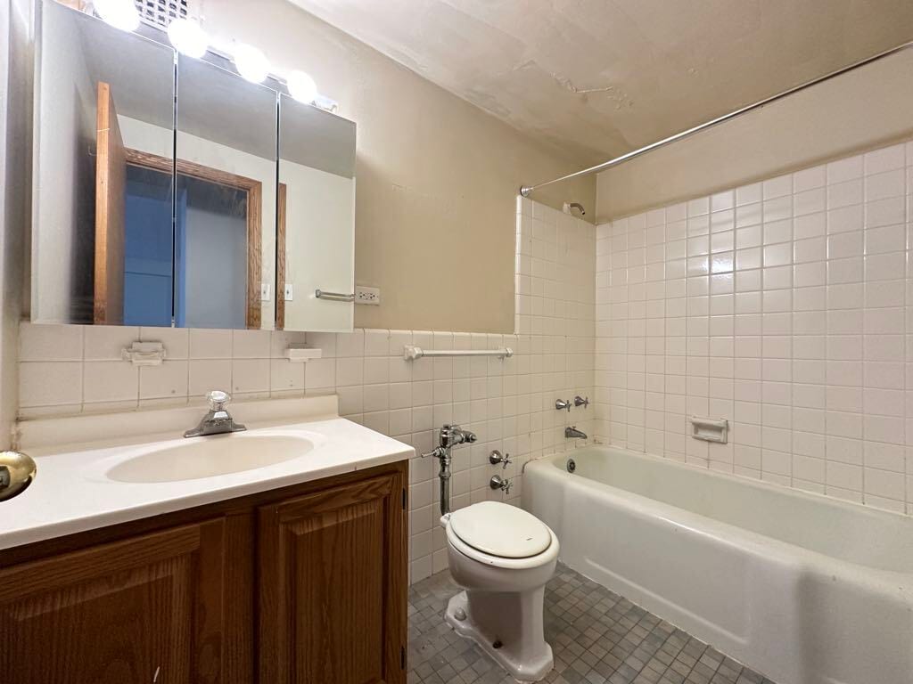 Building Photo - 4180 N Marine Dr