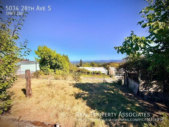 Building Photo - 5034 28th Ave S