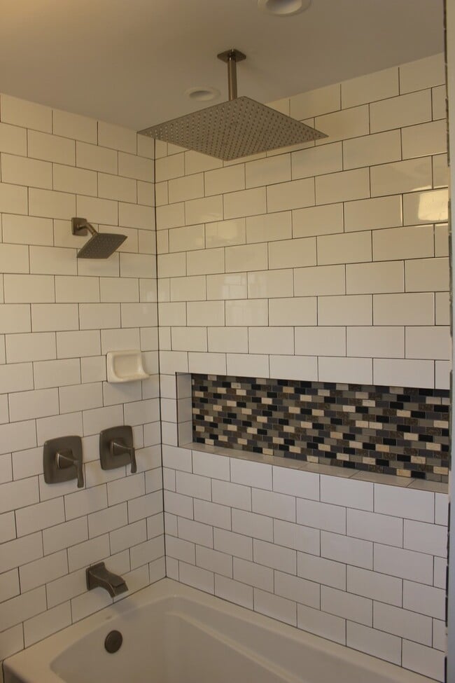 Building Photo - 6509 Kearsarge Way