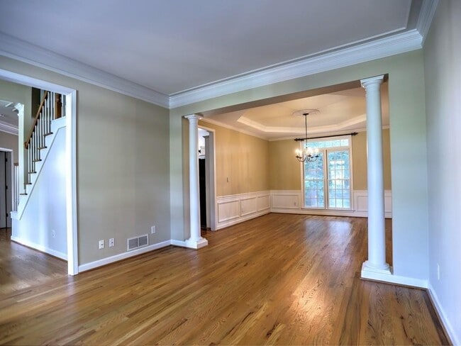 Building Photo - 515 Mellbrook Ln