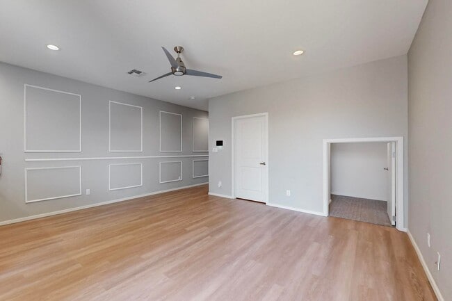 Building Photo - New Townhouse NE Heights 2/bedroom 1.5/bath 1/CG