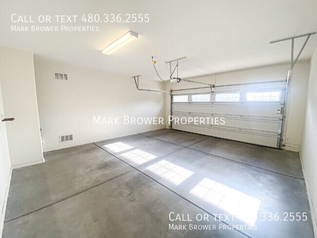 Building Photo - 115 S Bermuda Cir