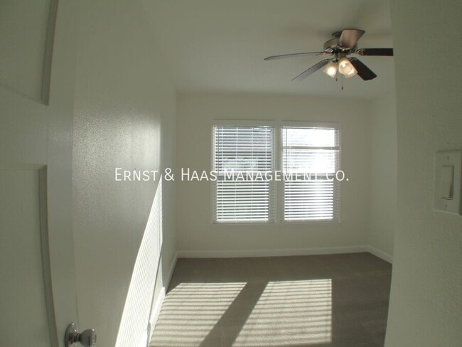 Building Photo - Lovely 1 Bedroom Apartment in Prime Bixby ...