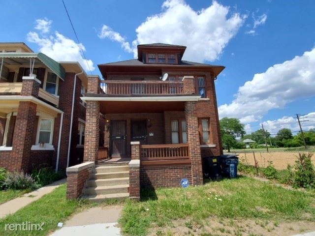 Primary Photo - 1418 W Euclid St