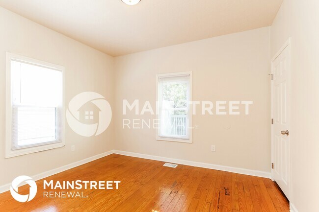 Building Photo - 308 S 41st St