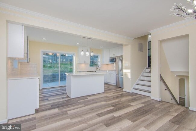 Building Photo - 14 N Montague St