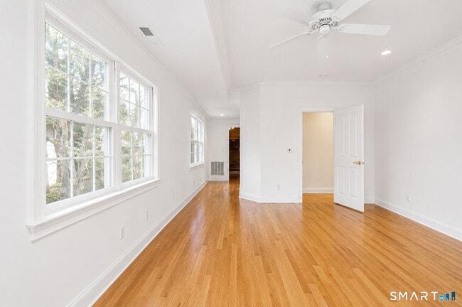 Building Photo - 55 Southport Ridge