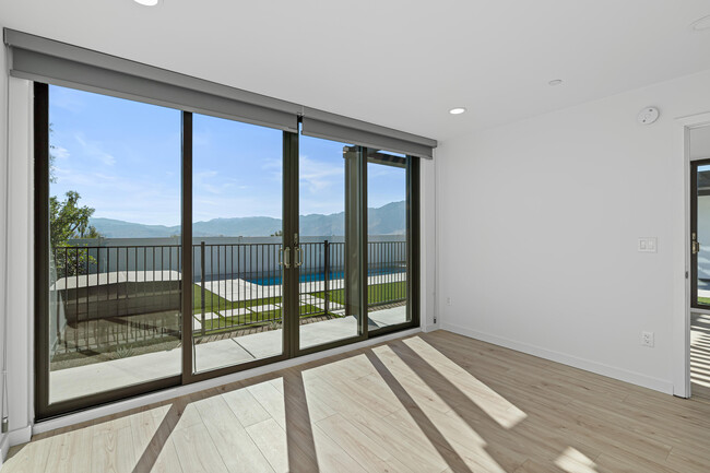 Building Photo - 13852 Scenic Crest Cir
