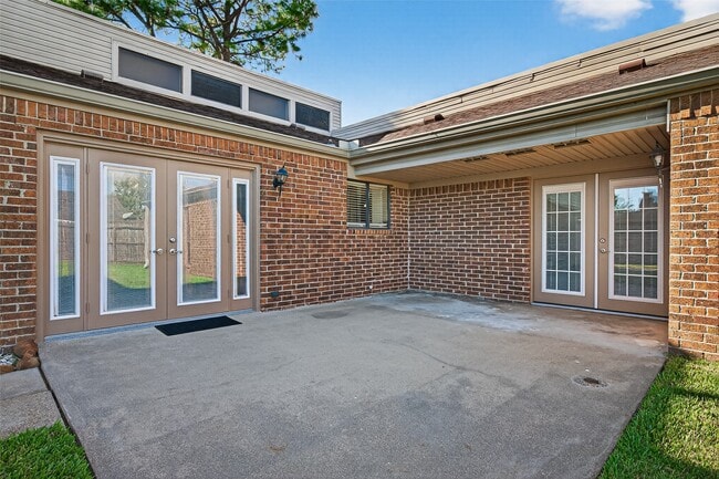 Building Photo - 4006 Dover St