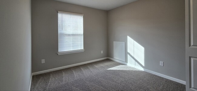 Building Photo - 1209 Ayla Ave