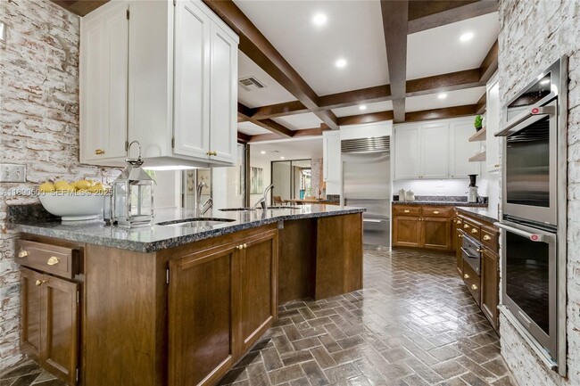 Building Photo - 721 San Bruno Ave