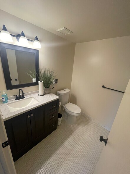 Building Photo - 30042 W 12 Mile Rd