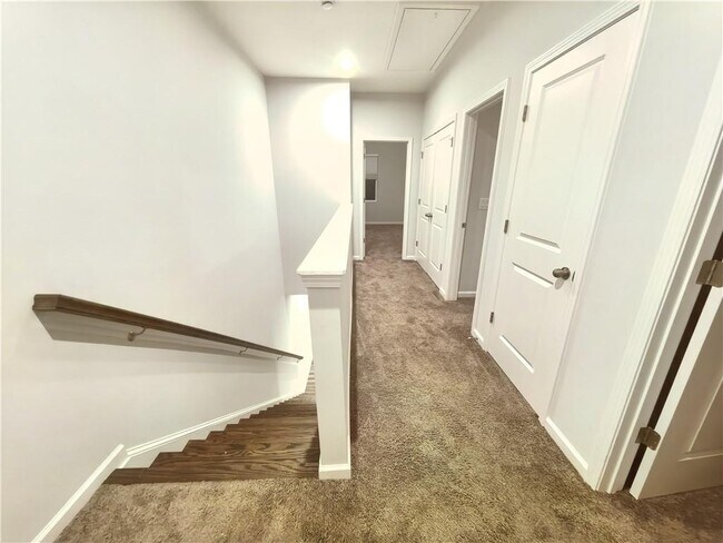 Building Photo - 2400 Whistler Wy NE