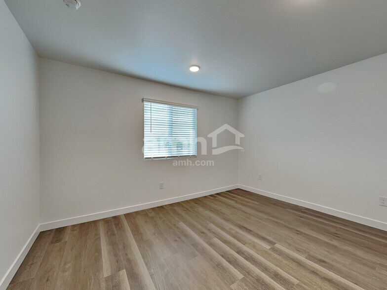 Building Photo - 9754 W Luxton Ln