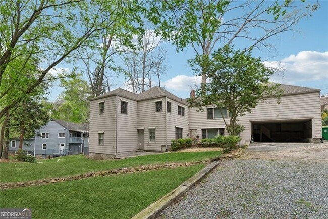 Building Photo - 2116 E Roxboro Rd NE