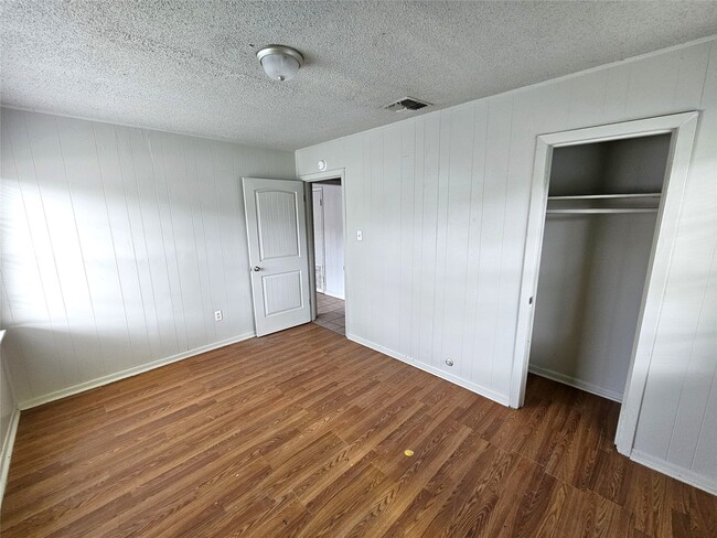 Building Photo - 3018 Robinson Blvd