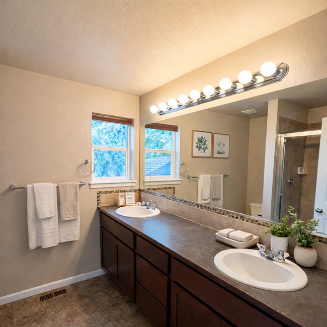 Building Photo - 803 E Cooper Ln