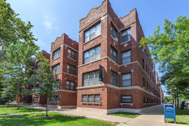 Building Exterior - 5300-5308 S. Greenwood Avenue