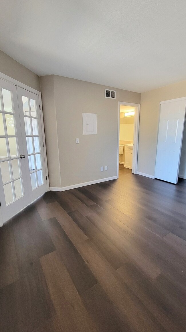 Building Photo - Cozy 1BR/1BA Condo Near Pima College & Downtown Tucson!