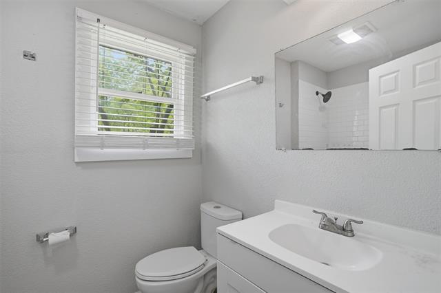 Building Photo - 507 E Heron St