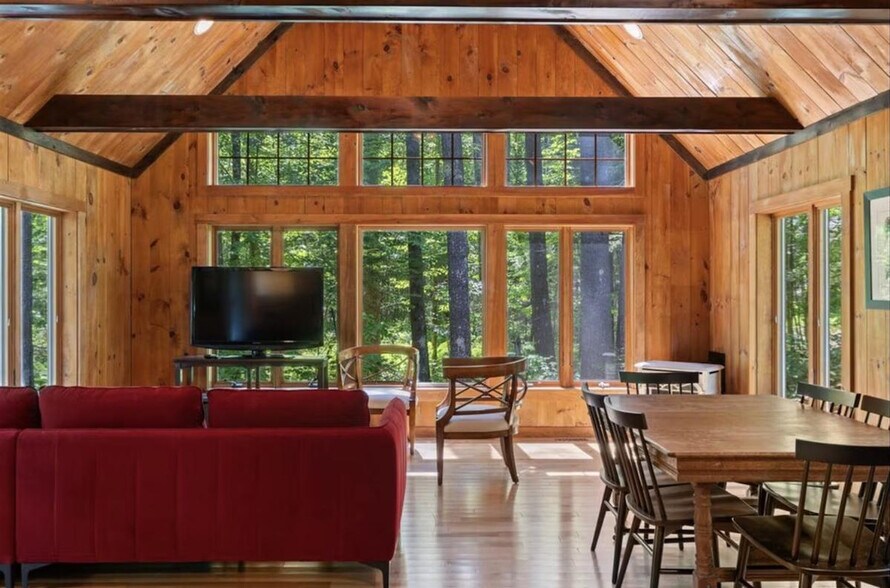 Building Photo - 46 Christmas Tree Ln