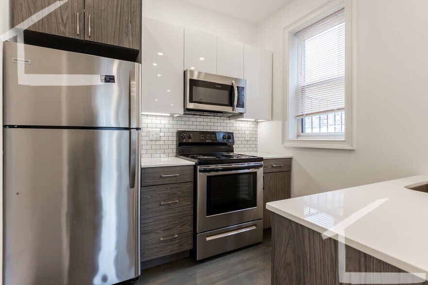 Primary Photo - 124 Peterborough St
