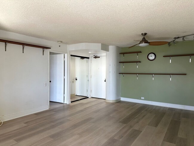 Building Photo - Pet Friendly Honolulu Park Place 2BR/2BA/2...