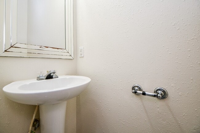 Building Photo - 4230 Benard Ct