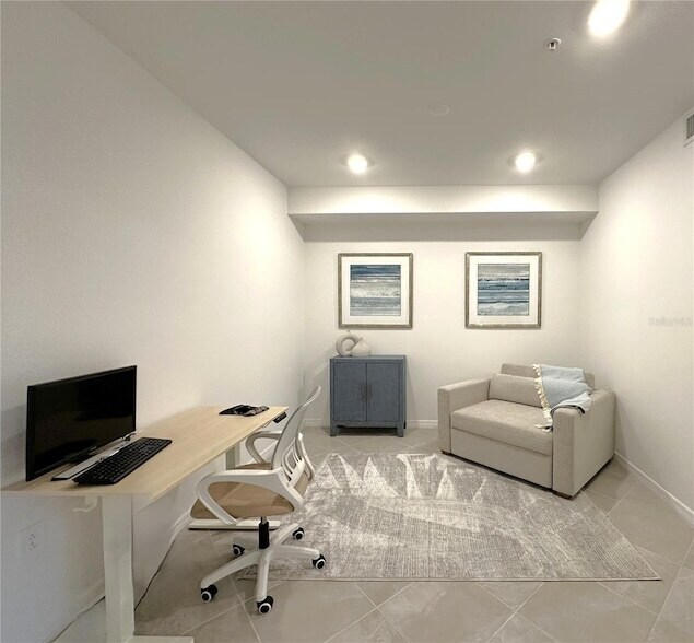 Building Photo - 14221 Heritage Landing Blvd