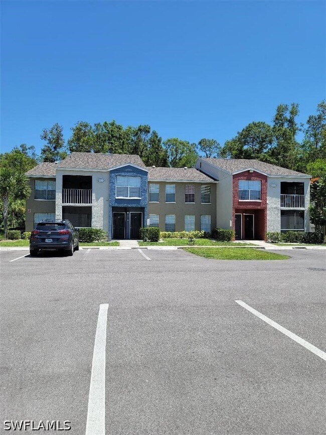 Building Photo - 190 Santa Clara Dr