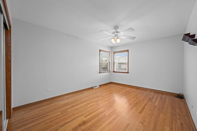 Building Photo - 8610 W Summerdale Ave