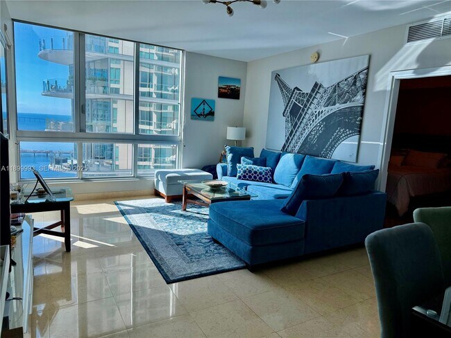 Building Photo - 300 S Biscayne Blvd