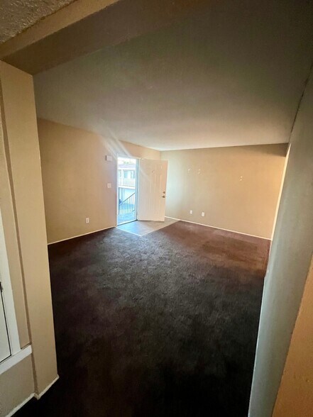 Building Photo - 2501 Bishop Dr