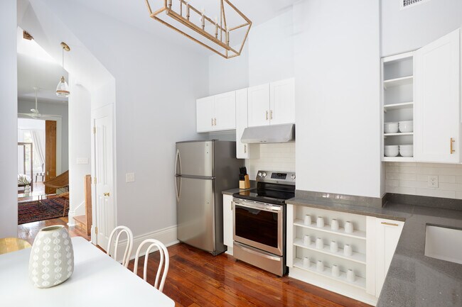 Building Photo - 4856 Magazine St