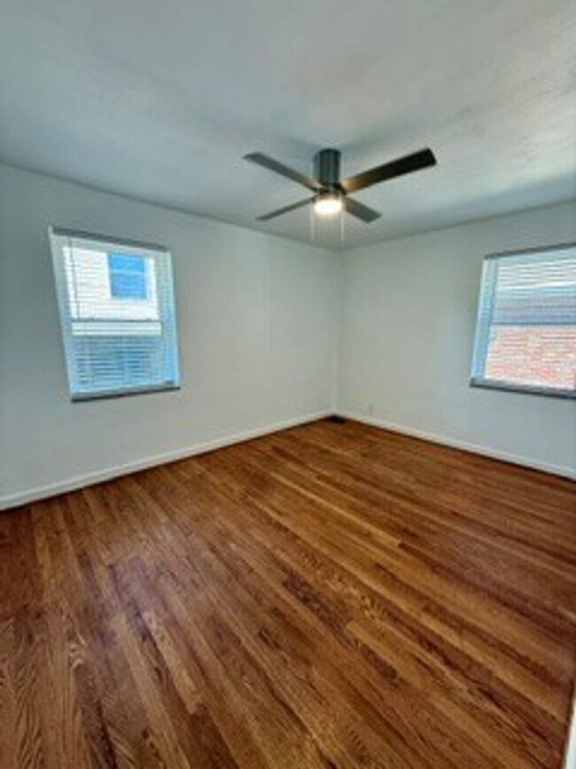 Building Photo - 6264 Sunshine Dr
