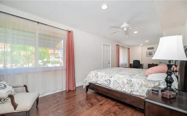 Building Photo - 3 bedroom in Ft Lauderdale FL 33312