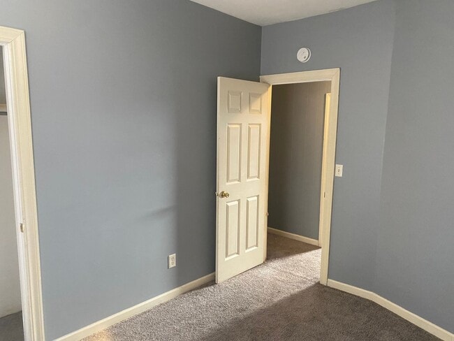 Building Photo - 103 N 10th St