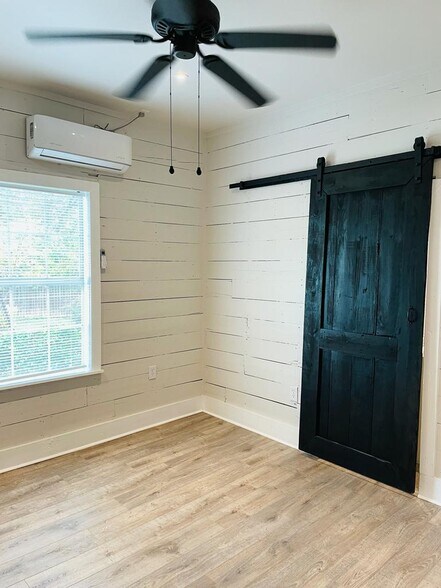 Bedroom - 810 Aganier Ave