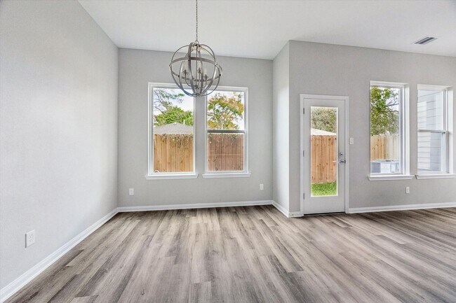 Building Photo - 9912 Clark Cyn Ln