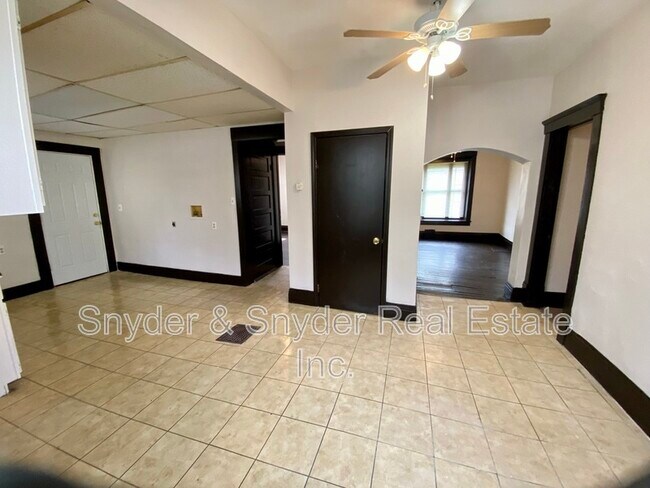 Building Photo - 390 Doyle St