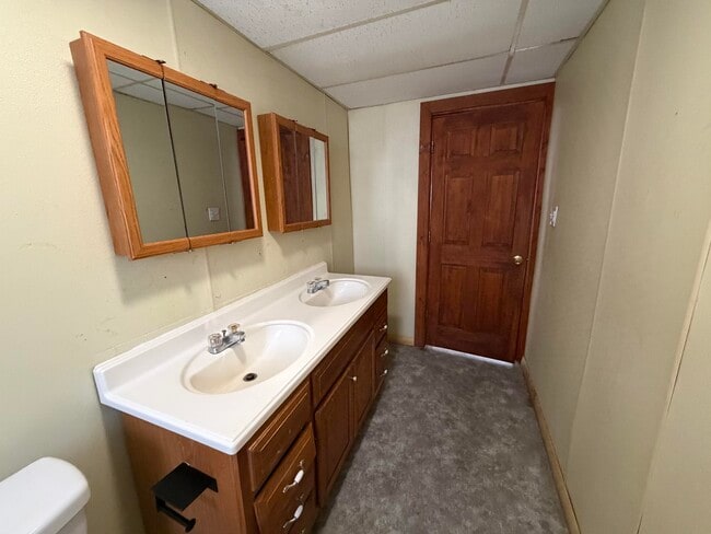 Building Photo - 714 Commercial-