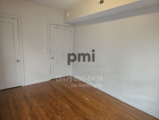 Building Photo - 1 W 28th St