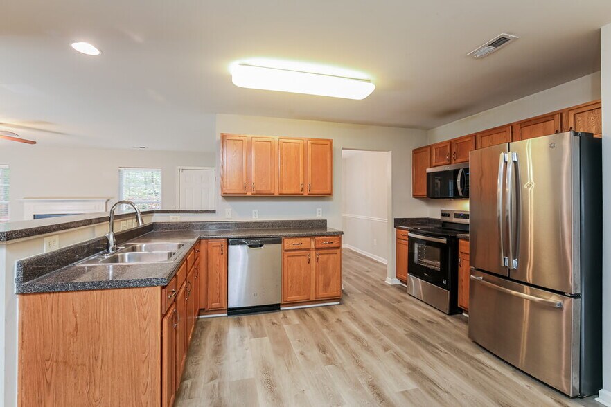 Building Photo - 1303 Cricket Ridge Dr