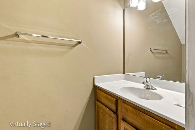 Building Photo - 822 Oakshire Cir