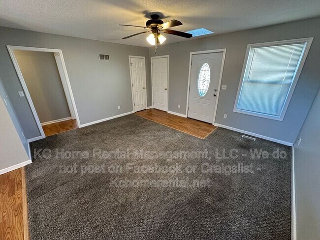 Building Photo - 817 NE Independence Ct