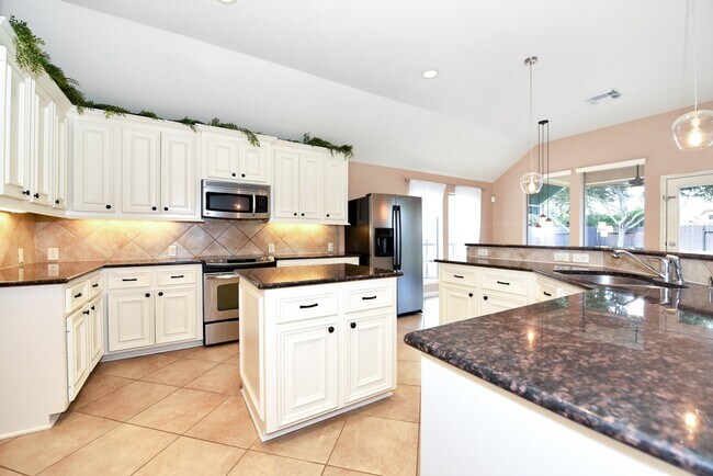 Building Photo - 26202 Basil View Ln